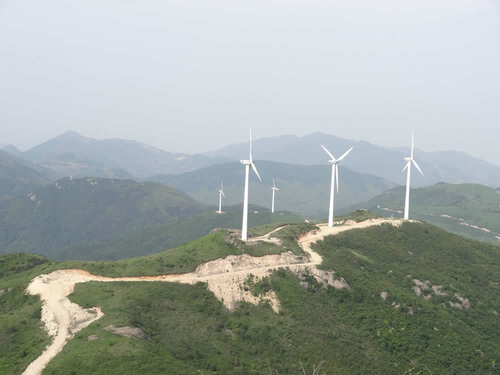 陕西靖边烟墩山鲁能风电场.jpg